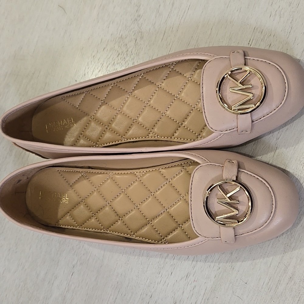 Womens 9.5 Michael Kors Flats
